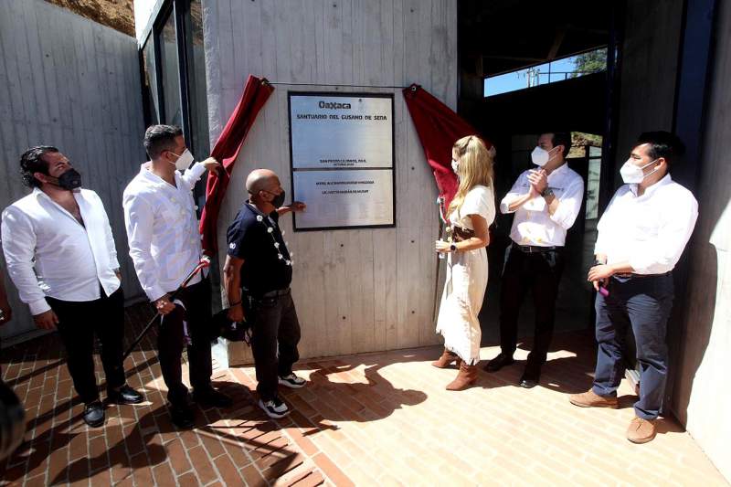 Por iniciativa de Ivette Morán de Murat, hoy Oaxaca cuenta con el primer  Santuario del Gusano de Seda en México