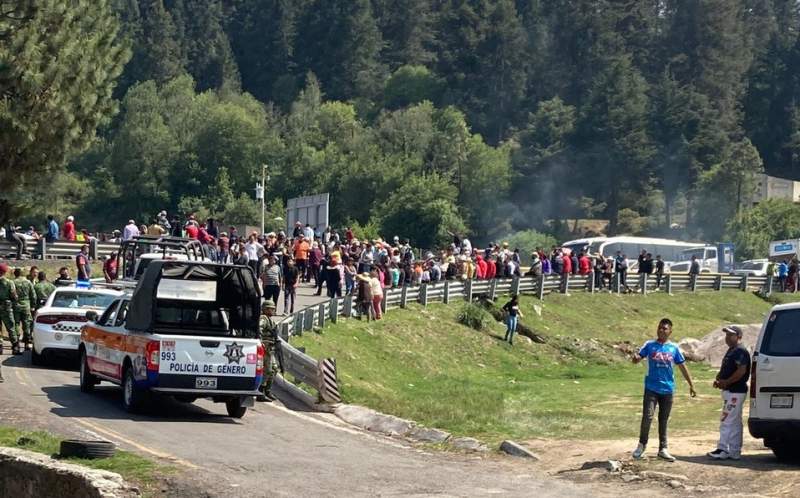 Habitantes de Río Frío bloquean autopista México-Puebla por robo de un menor de edad – Primera Línea