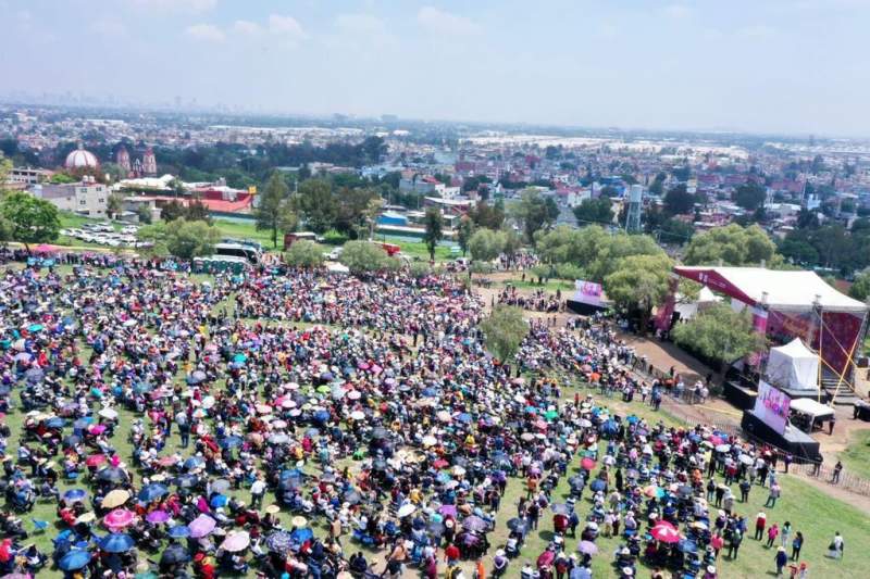 Acuden 25 mil personas al inicio del festival de La Guelaguetza