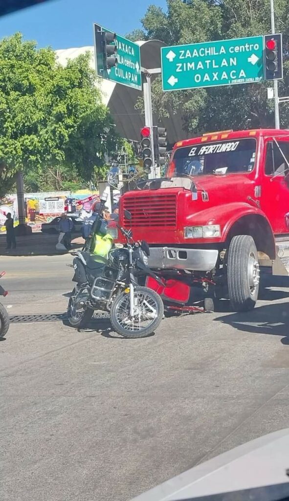 Pipa de agua atropella y mata a persona en silla de ruedas en Zaachila ...